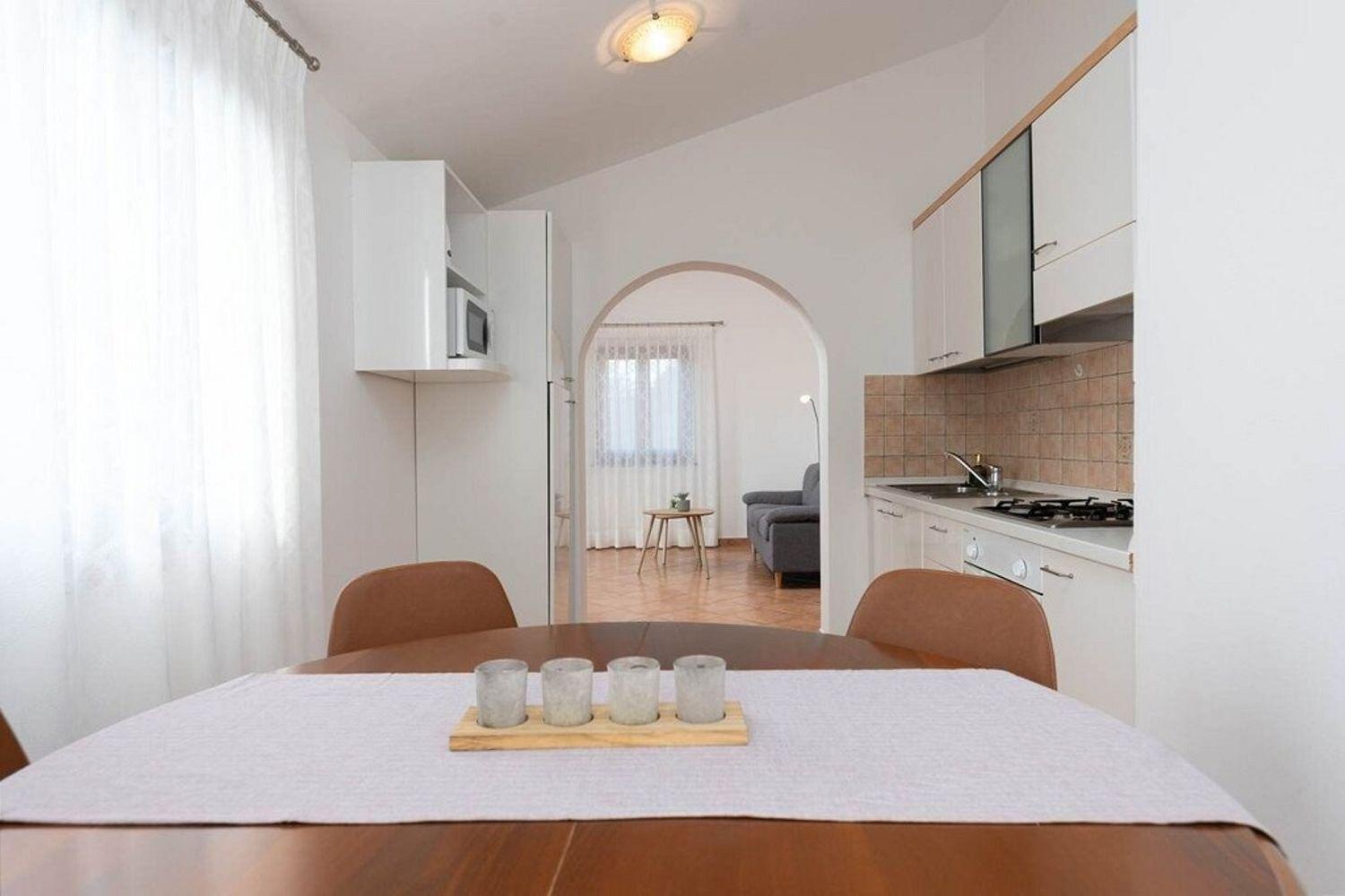 Apartment Traumhaftes Nur 250 Meter Zum Mit Meerblick, Pool, Grillbereich, Privatparkplatz Poreč