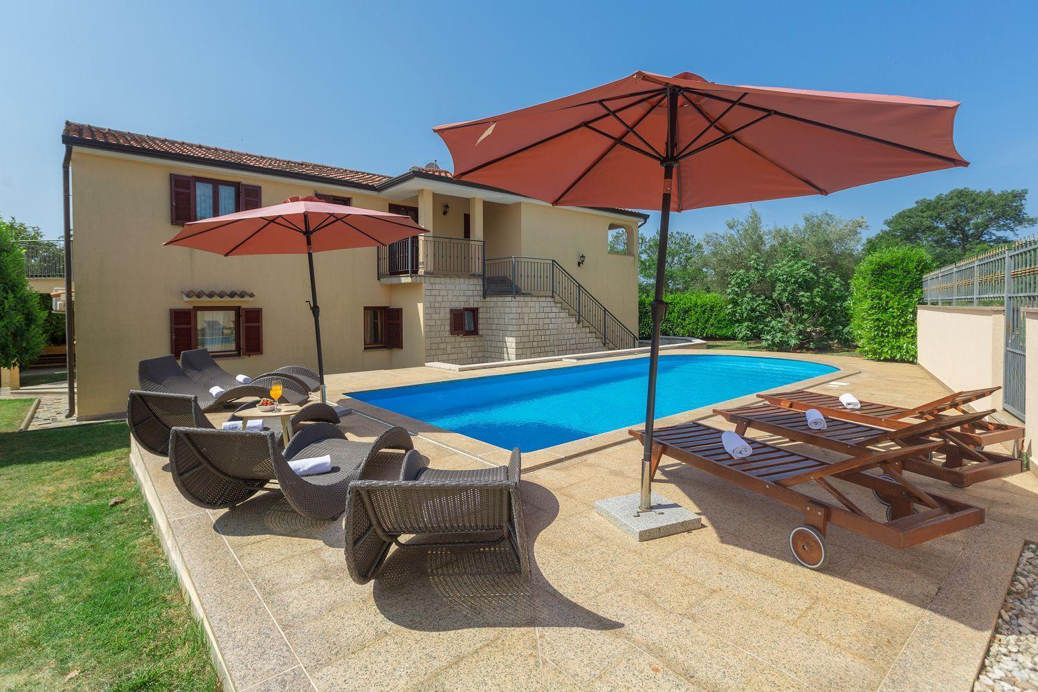 Apartment Traumhaftes Nur 250 Meter Zum Mit Meerblick, Pool, Grillbereich, Privatparkplatz *
