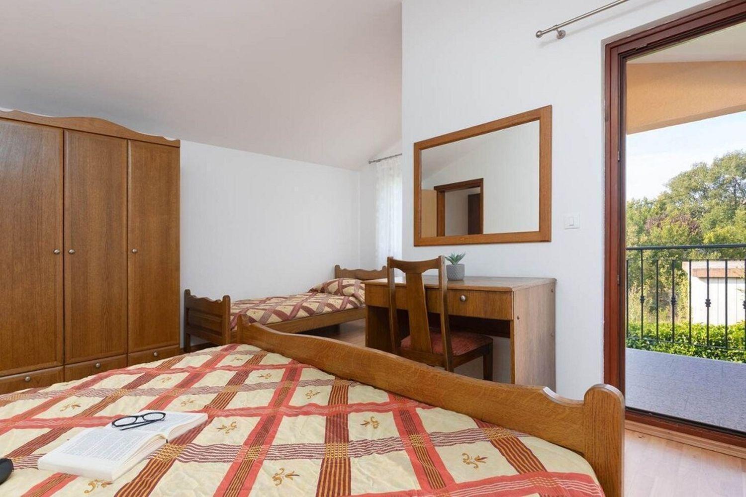Apartment Traumhaftes Nur 250 Meter Zum Mit Meerblick, Pool, Grillbereich, Privatparkplatz Poreč