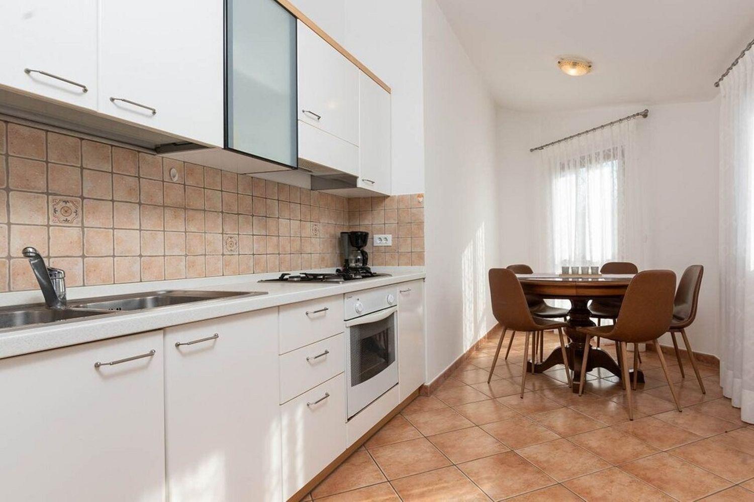 Traumhaftes Nur 250 Meter Zum Mit Meerblick, Pool, Grillbereich, Privatparkplatz Apartment