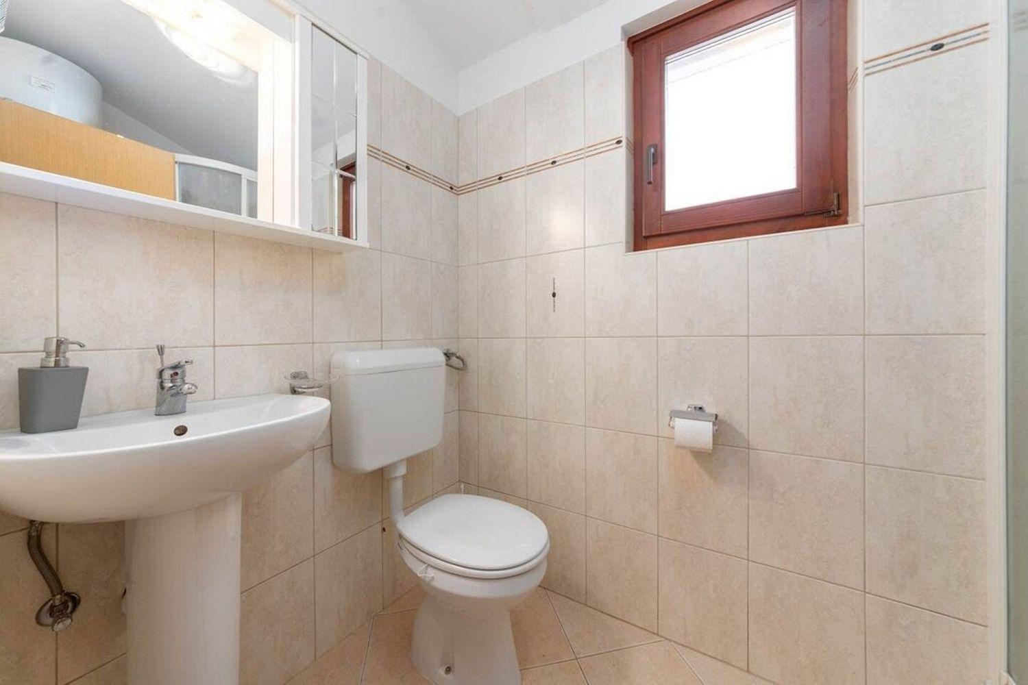 Traumhaftes Nur 250 Meter Zum Mit Meerblick, Pool, Grillbereich, Privatparkplatz * Poreč