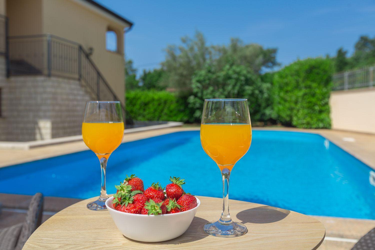 Apartment Traumhaftes Nur 250 Meter Zum Mit Meerblick, Pool, Grillbereich, Privatparkplatz Poreč