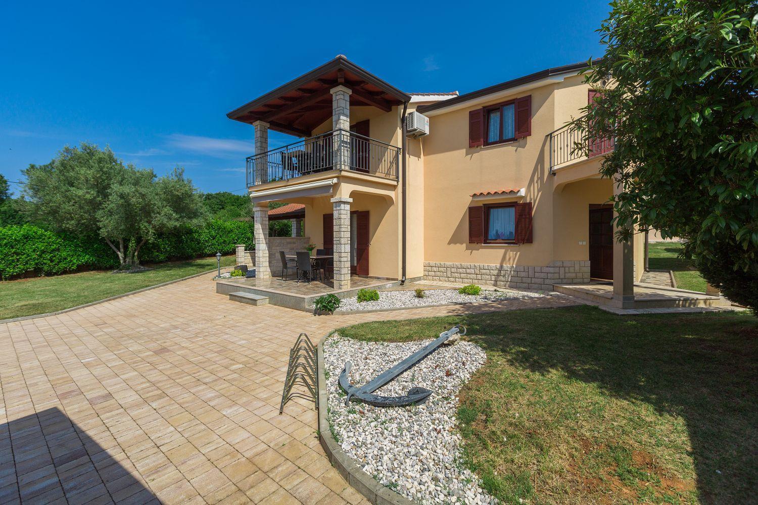 Traumhaftes Nur 250 Meter Zum Mit Meerblick, Pool, Grillbereich, Privatparkplatz Apartment